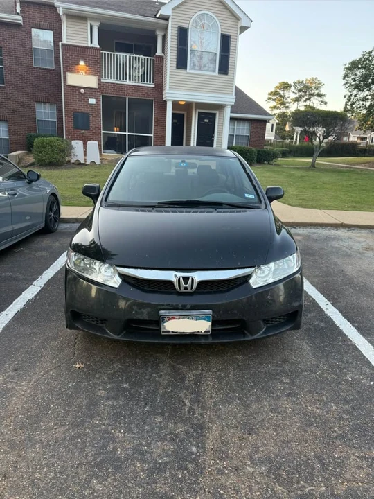 2011 Honda Civic 8th Gen - Image 2 of 8