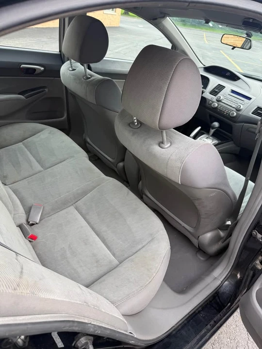 2011 Honda Civic 8th Gen - Image 7 of 11