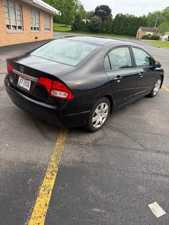 2011 Honda Civic 8th Gen - Image 4 of 11