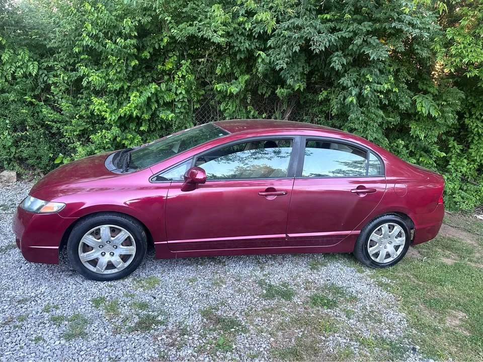 2011 Honda Civic 8th Gen - Image 13 of 17