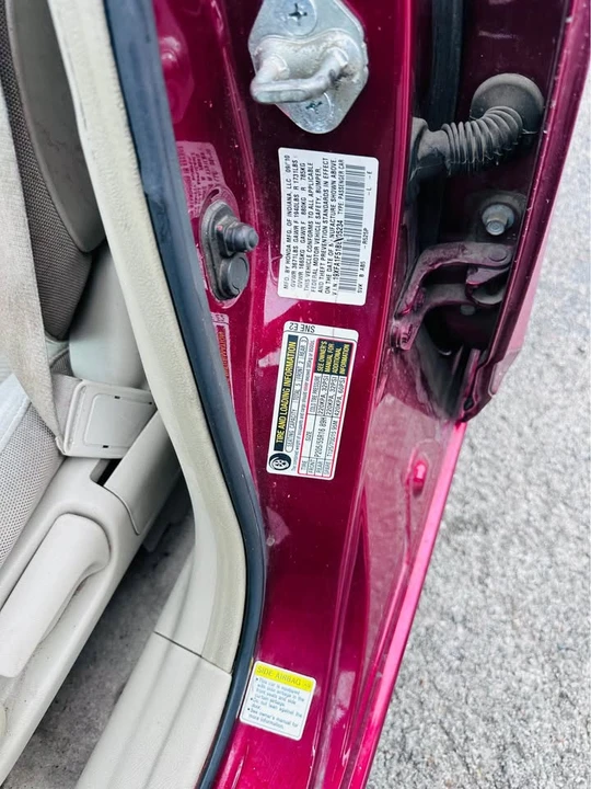 2011 Honda Civic 8th Gen - Image 10 of 17