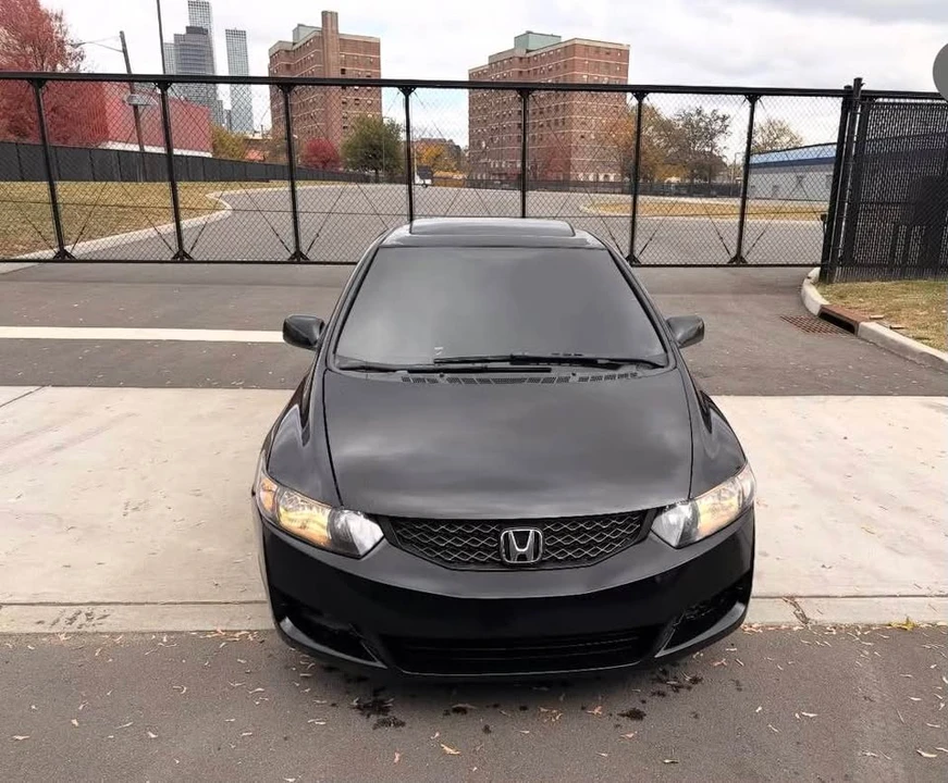 2011 Honda Civic 8th Gen - Image 2 of 5