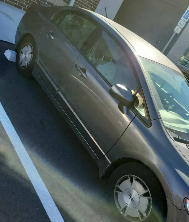2011 Honda Civic 8th Gen - Image 3 of 4