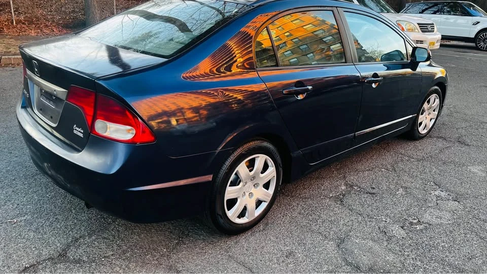 2011 Honda Civic 8th Gen - Image 8 of 9