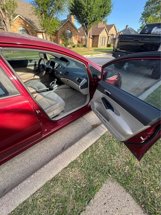 2011 Honda Civic 8th Gen - Image 8 of 19