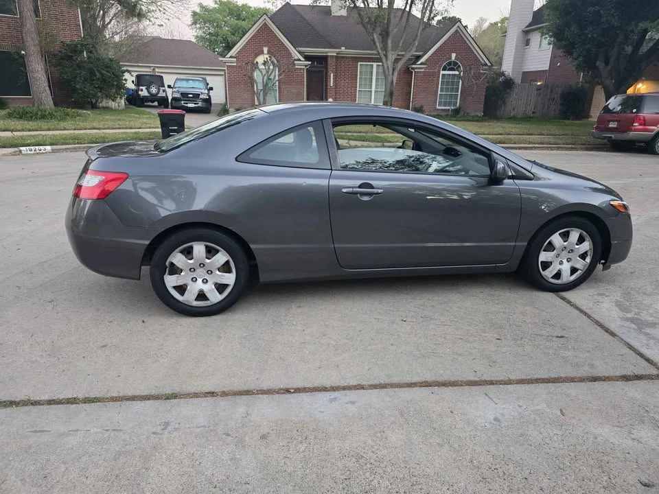 2011 Honda Civic 8th Gen - Image 2 of 14