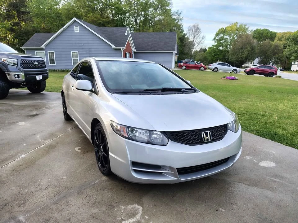 2011 Honda Civic 8th Gen - Image 2 of 15