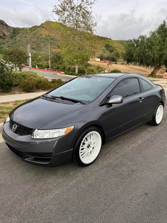2011 Honda Civic 8th Gen - Image 3 of 16