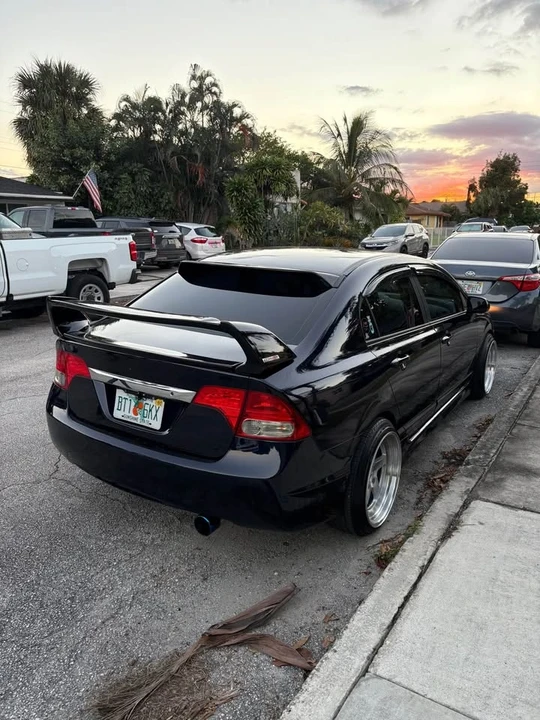 2011 Honda Civic 8th Gen - Image 6 of 16