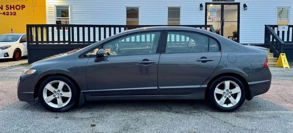 2011 Honda Civic 8th Gen - Image 5 of 17