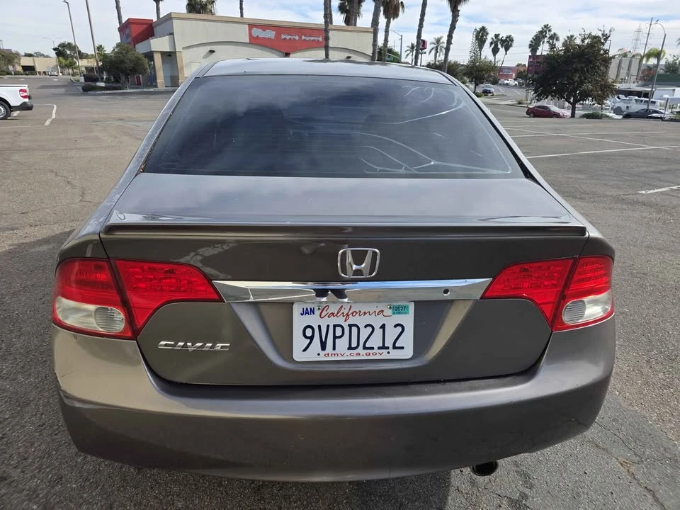 2011 Honda Civic 8th Gen - Image 7 of 18
