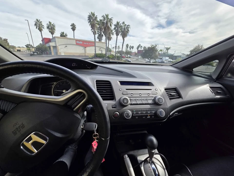 2011 Honda Civic 8th Gen - Image 9 of 18