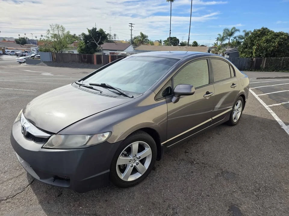 2011 Honda Civic 8th Gen - Image 3 of 18