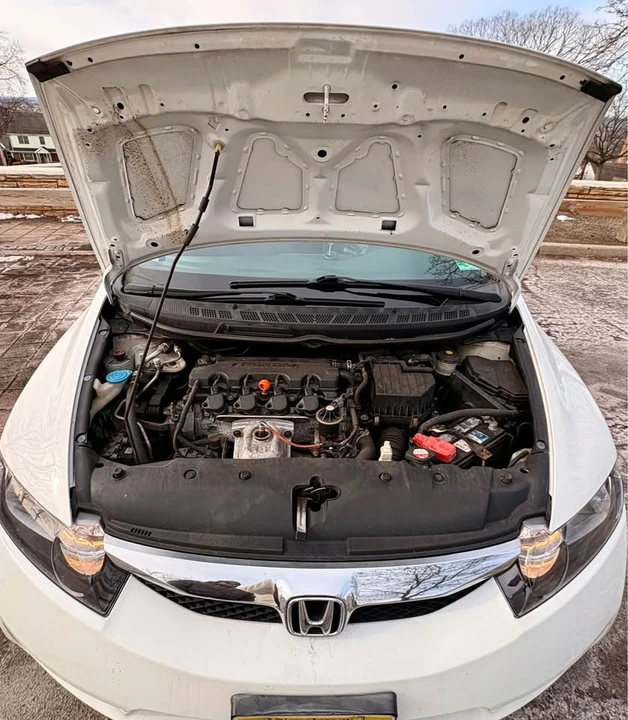 2011 Honda Civic 8th Gen - Image 3 of 6