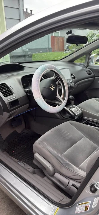 2011 Honda Civic 8th Gen - Image 2 of 3
