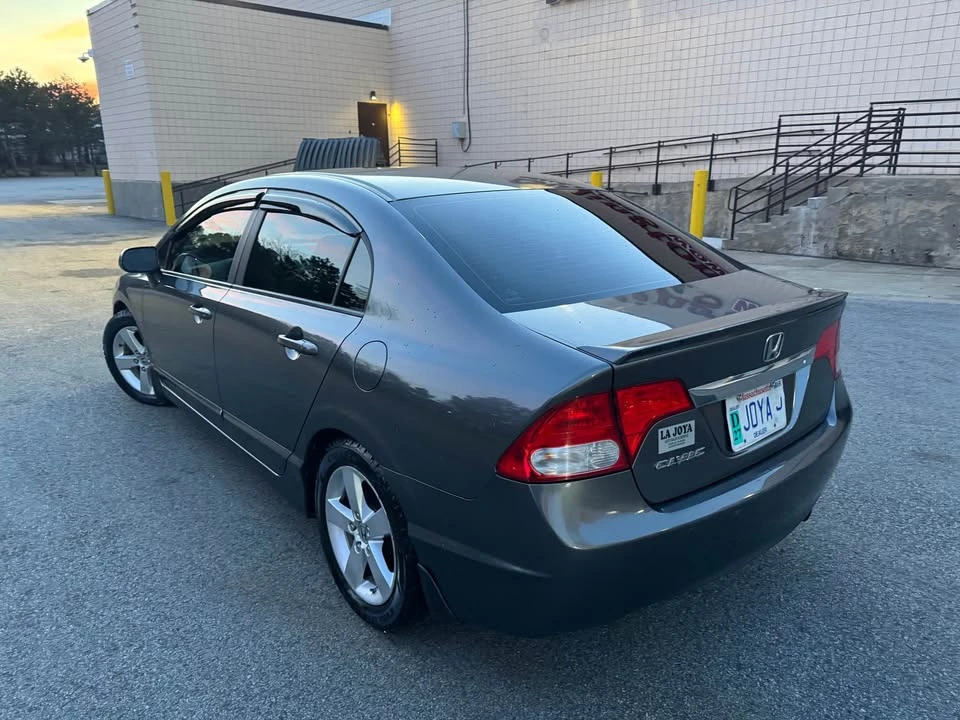 2011 Honda Civic 8th Gen - Image 7 of 18