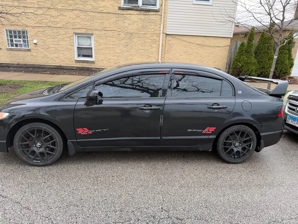 2011 Honda Civic 8th Gen - Image 4 of 4
