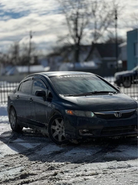 2011 Honda Civic 8th Gen - Image 8 of 9