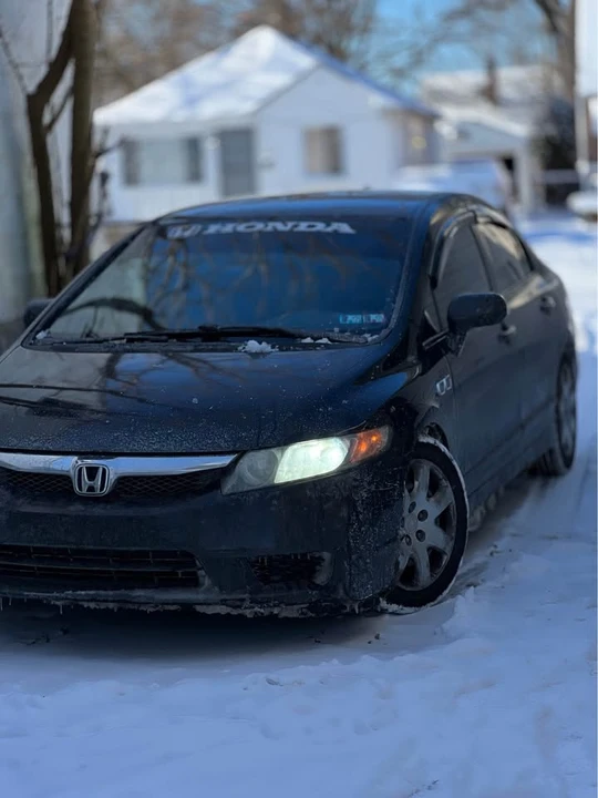 2011 Honda Civic 8th Gen - Image 6 of 9
