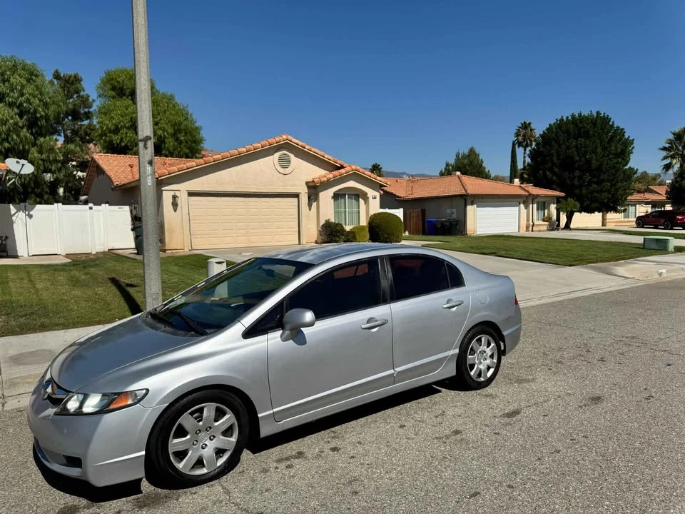 2011 Honda Civic 8th Gen - Image 9 of 11