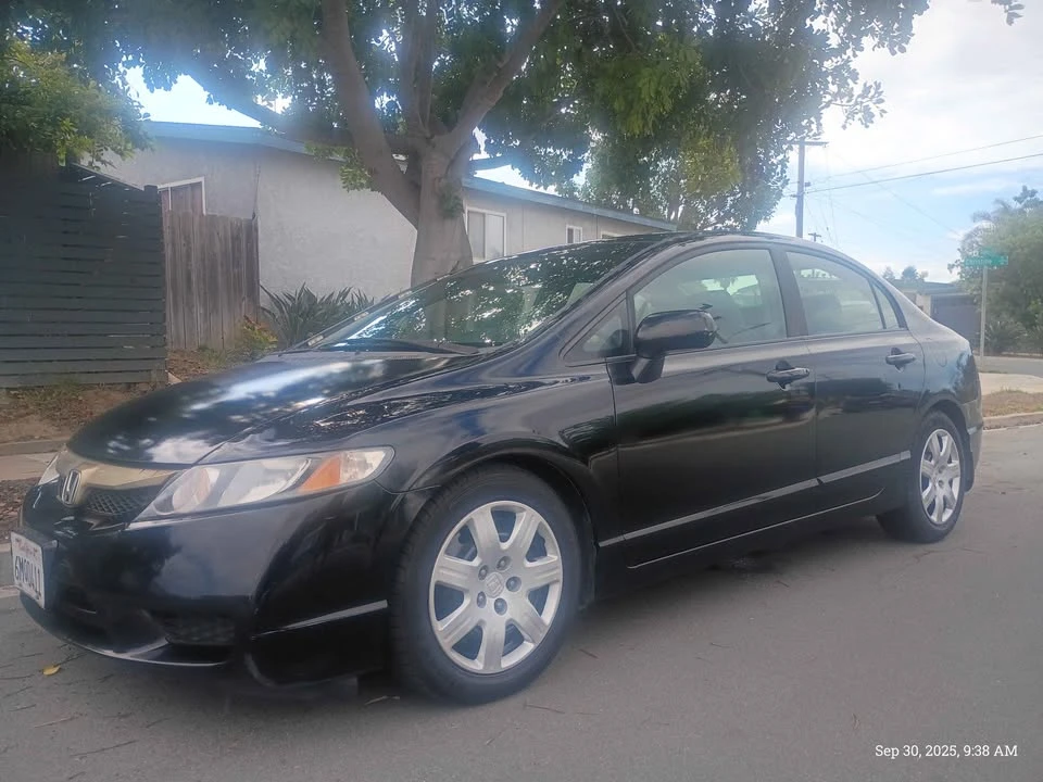 2011 Honda Civic 8th Gen - Image 4 of 9