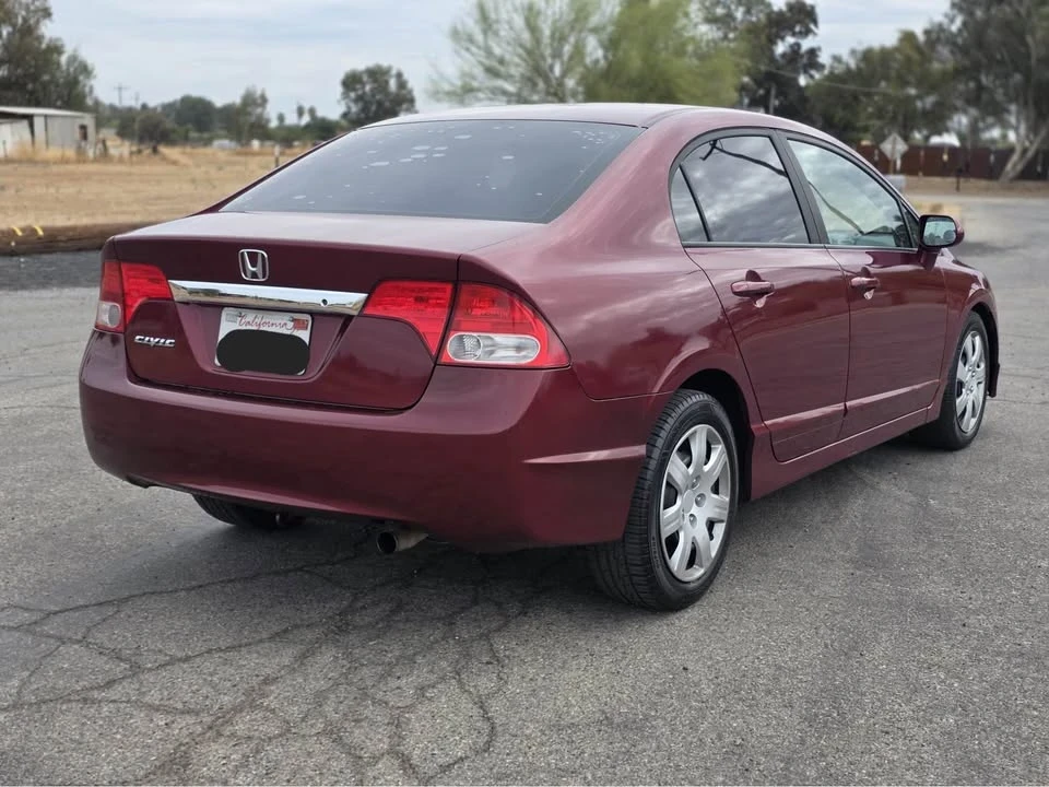 2011 Honda Civic 8th Gen - Image 2 of 15