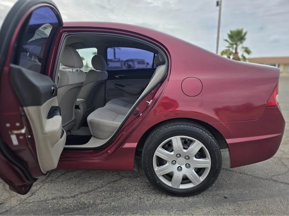 2011 Honda Civic 8th Gen - Image 9 of 15