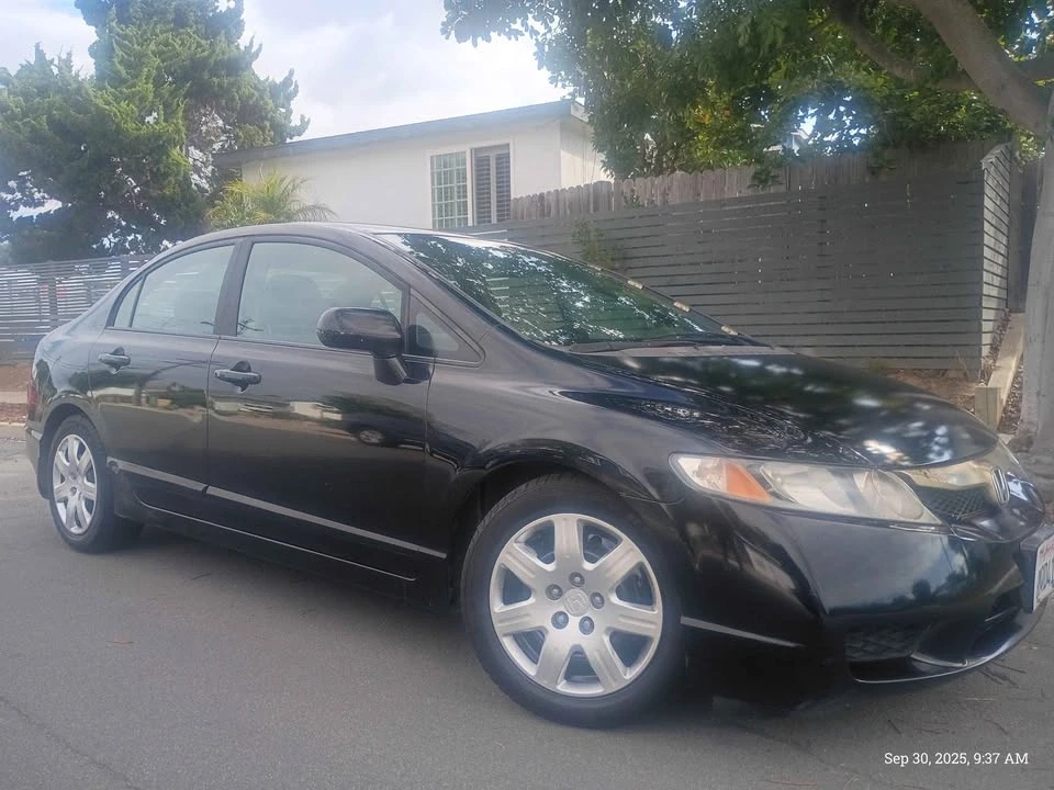 2011 Honda Civic 8th Gen - Image 4 of 9
