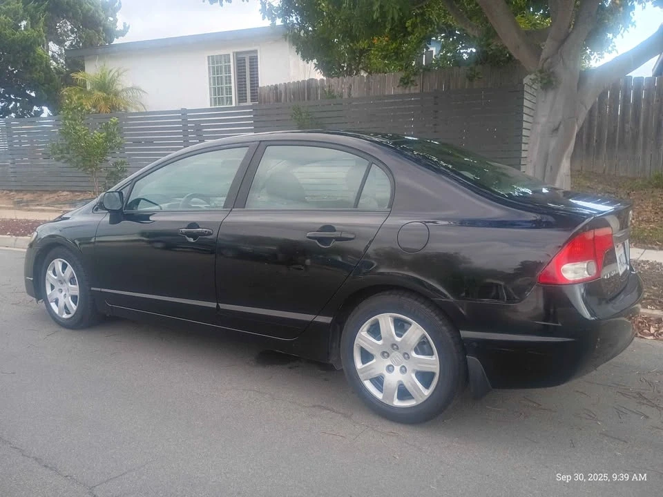 2011 Honda Civic 8th Gen - Image 3 of 9