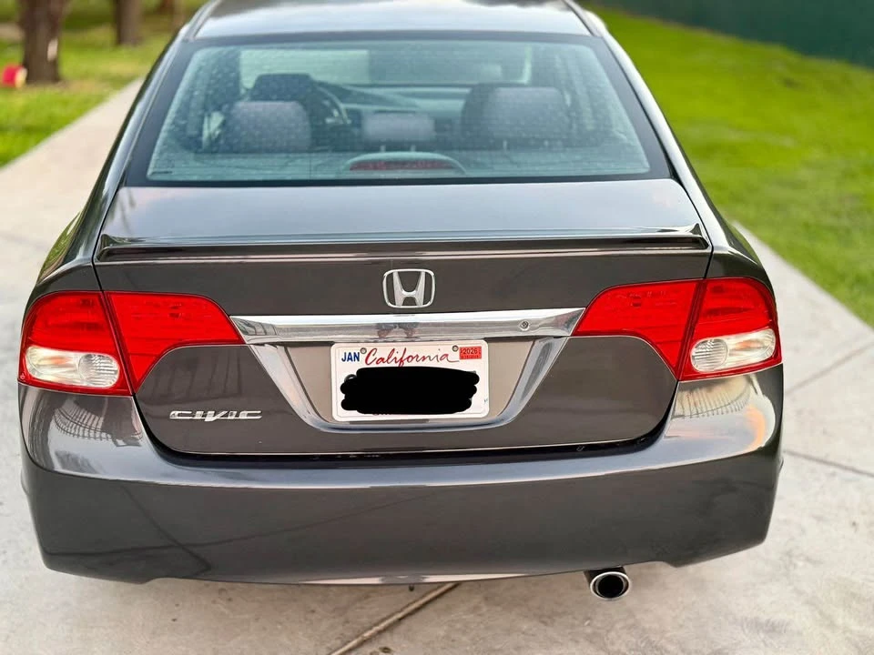 2011 Honda Civic 8th Gen - Image 4 of 9