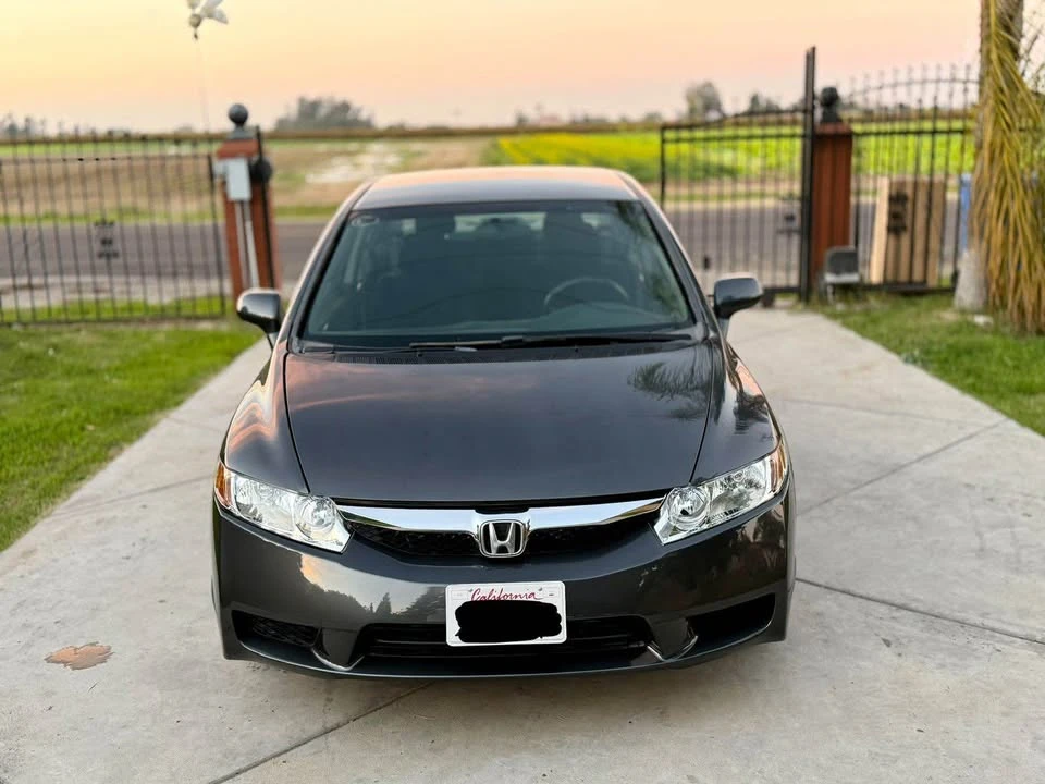 2011 Honda Civic 8th Gen - Image 3 of 9