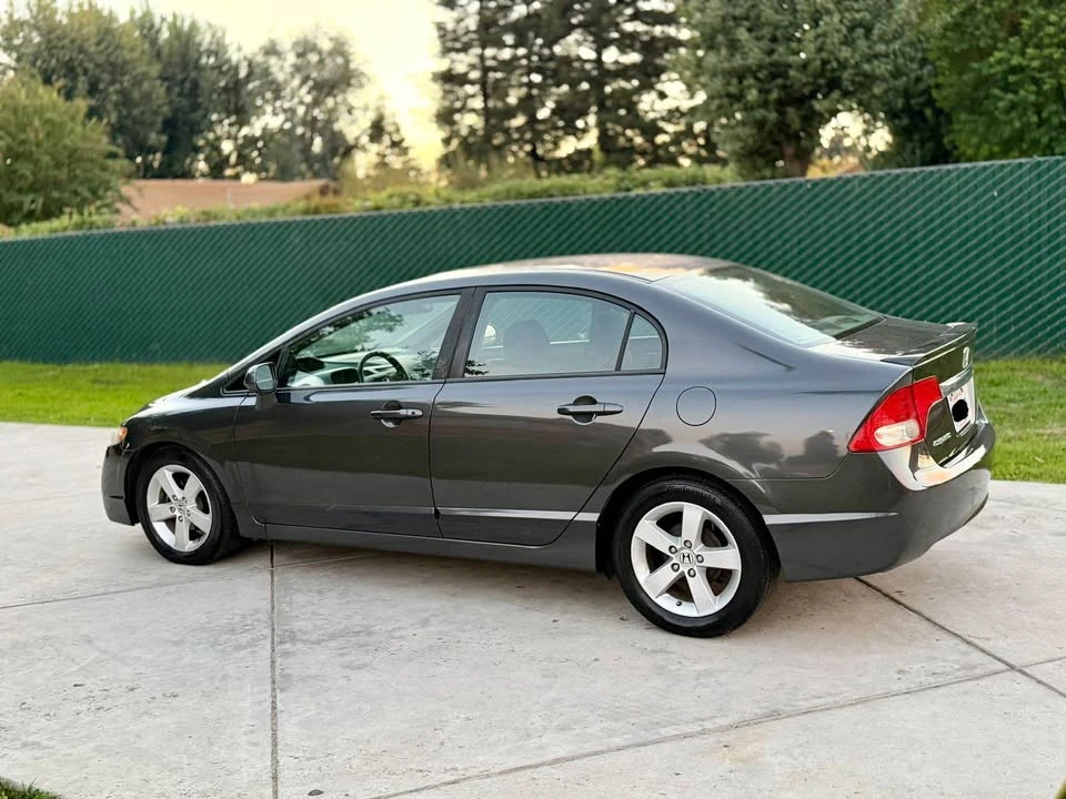 2011 Honda Civic 8th Gen - Image 5 of 9