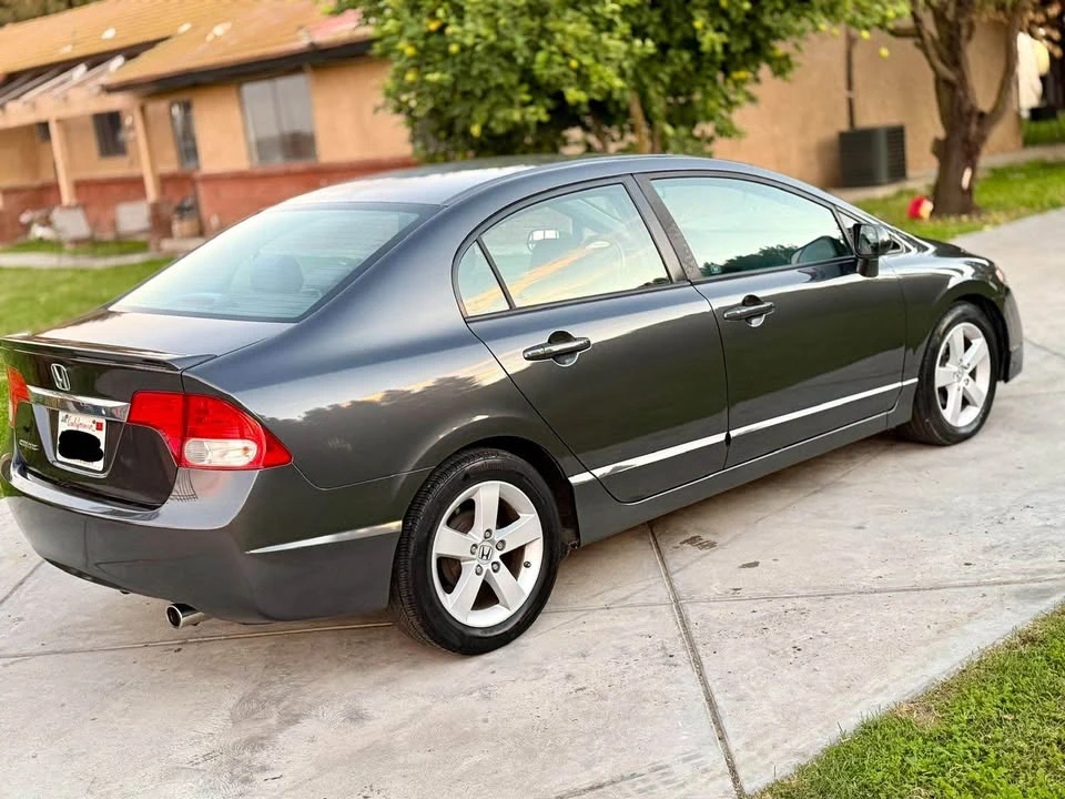 2011 Honda Civic 8th Gen - Image 7 of 9