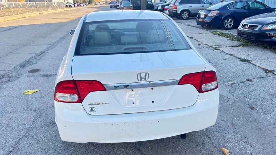 2011 Honda Civic 8th Gen - Image 7 of 13