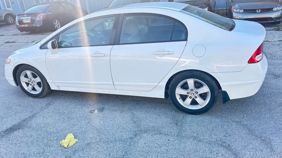 2011 Honda Civic 8th Gen - Image 10 of 13