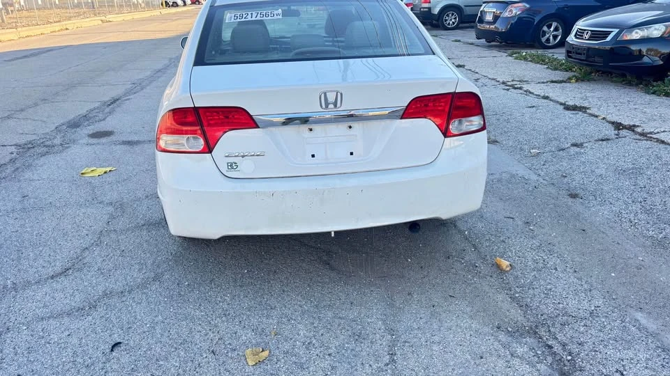 2011 Honda Civic 8th Gen - Image 6 of 13