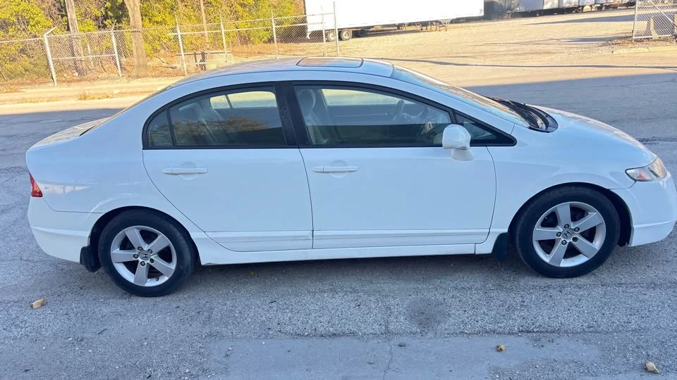 2011 Honda Civic 8th Gen - Image 5 of 13