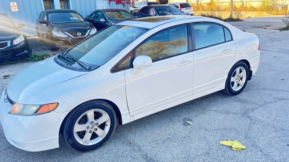 2011 Honda Civic 8th Gen - Image 9 of 13