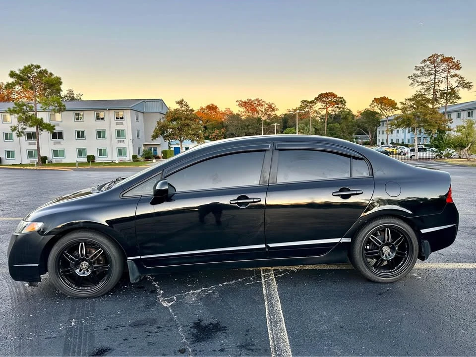 2011 Honda Civic 8th Gen - Image 3 of 11