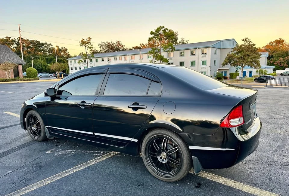 2011 Honda Civic 8th Gen - Image 6 of 11