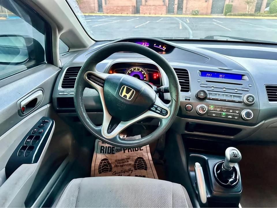 2011 Honda Civic 8th Gen - Image 7 of 10