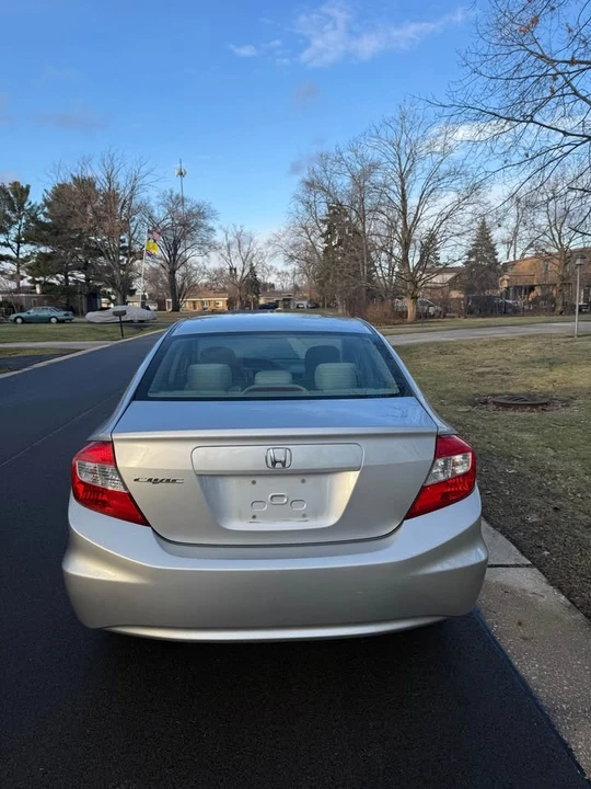 2011 Honda Civic 8th Gen - Image 3 of 15