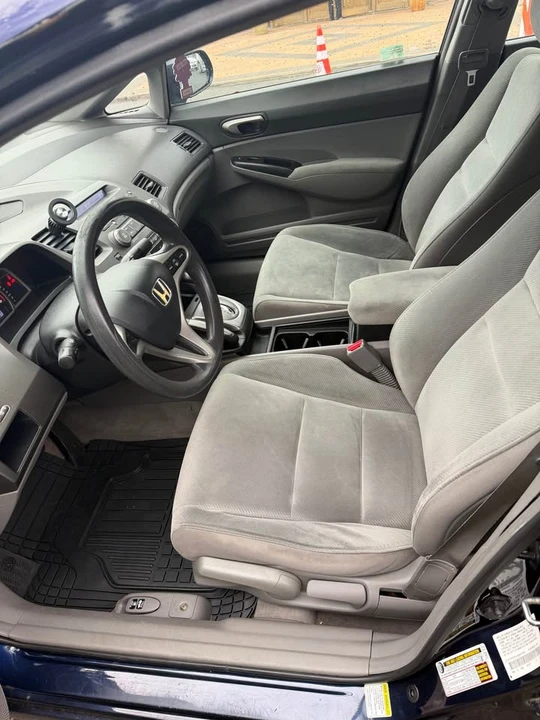 2011 Honda Civic 8th Gen - Image 7 of 15