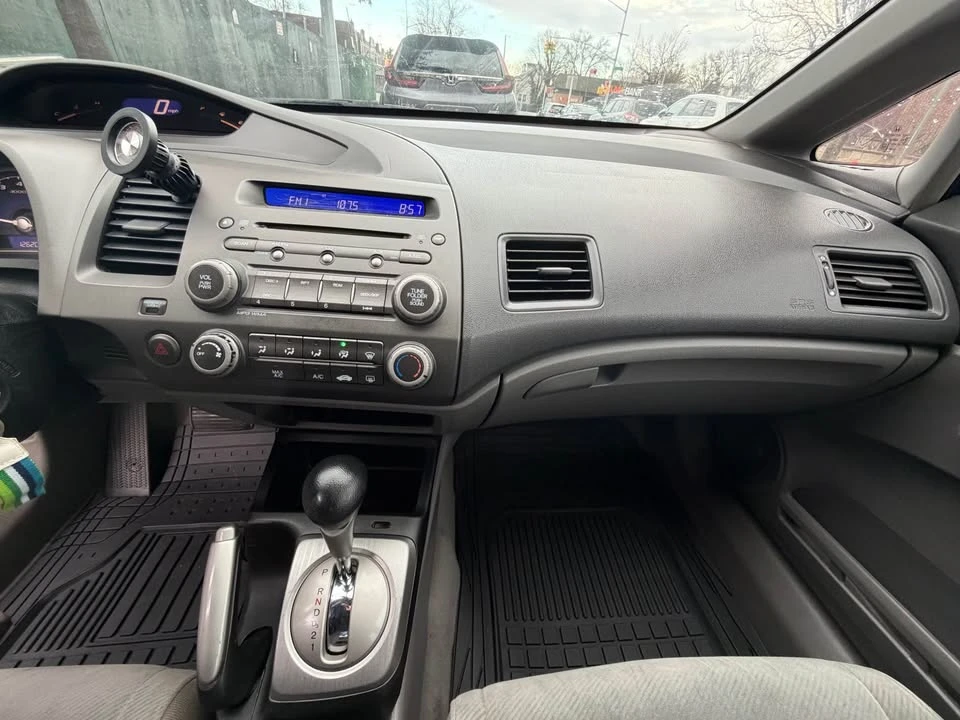 2011 Honda Civic 8th Gen - Image 5 of 15
