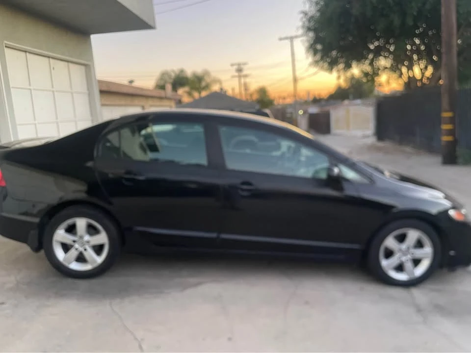 2011 Honda Civic 8th Gen - Image 3 of 5