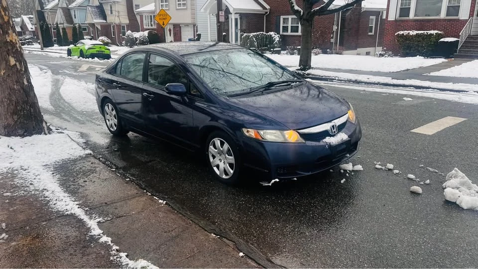 2011 Honda Civic 8th Gen - Image 2 of 9