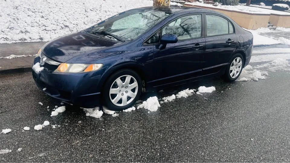 2011 Honda Civic 8th Gen - Image 5 of 9