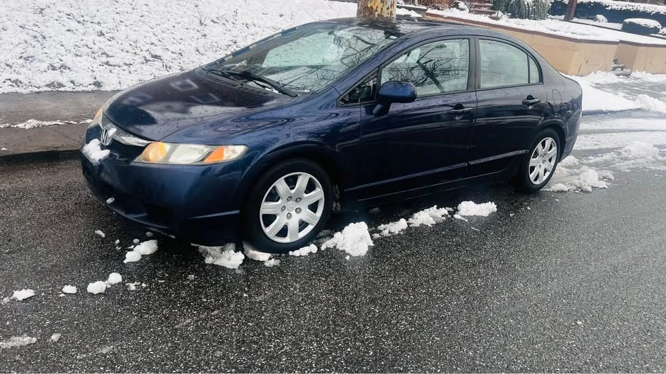 2011 Honda Civic 8th Gen - Image 4 of 9