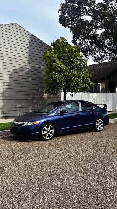 2011 Honda Civic 8th Gen - Image 2 of 15