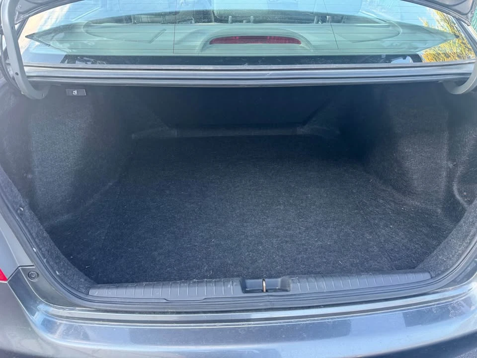 2011 Honda Civic 8th Gen - Image 10 of 12